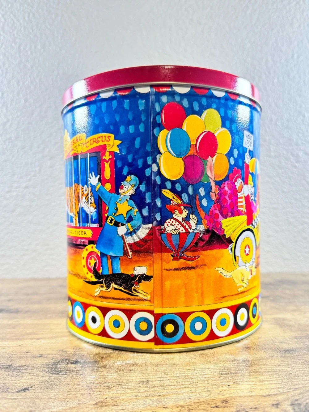 Vintage 1997 Trail’s End Colossal Circus Popcorn Tin